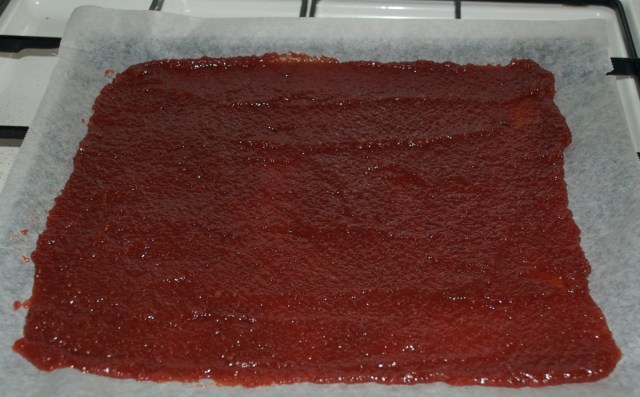 Kvædebrød til tørring. (Foto: Michael Stoltze).