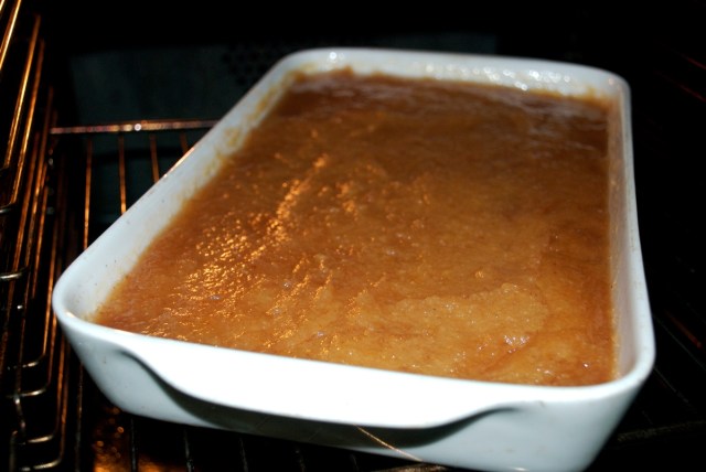 Kom massen i oven ved 180 grader i ca. en time. (Foto: Michael Stoltze).